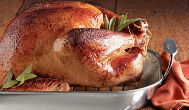 Seasoning The Turkey For Thanksgiving Chef Pepín