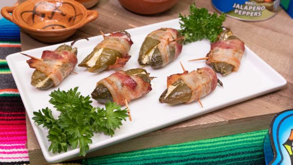 Jalapeño Peppers Stuffed with Cheese and Wrapped in Bacon